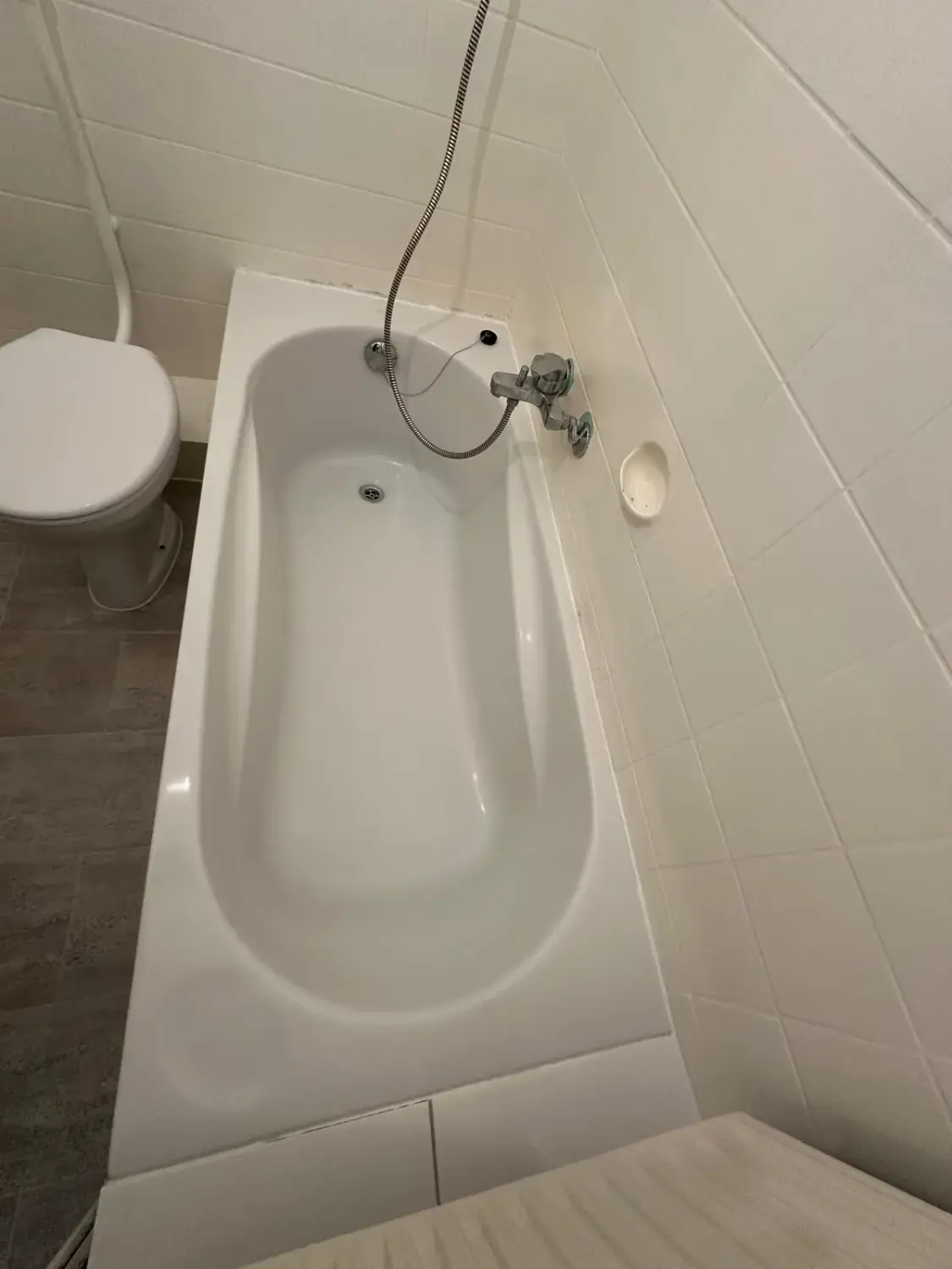 Hausmeisterdienst und Reinigungsarbeiten - Waschraumreinigung