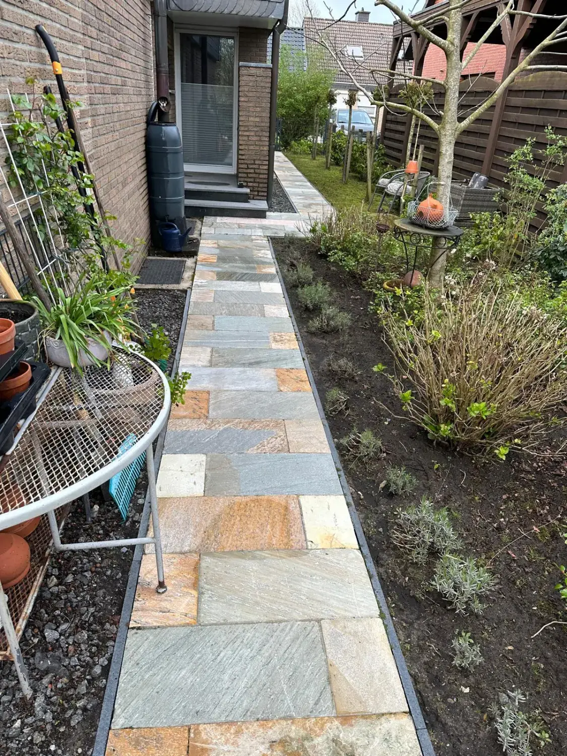 Hausmeisterdienst und Reinigungsarbeiten - Hinterhof